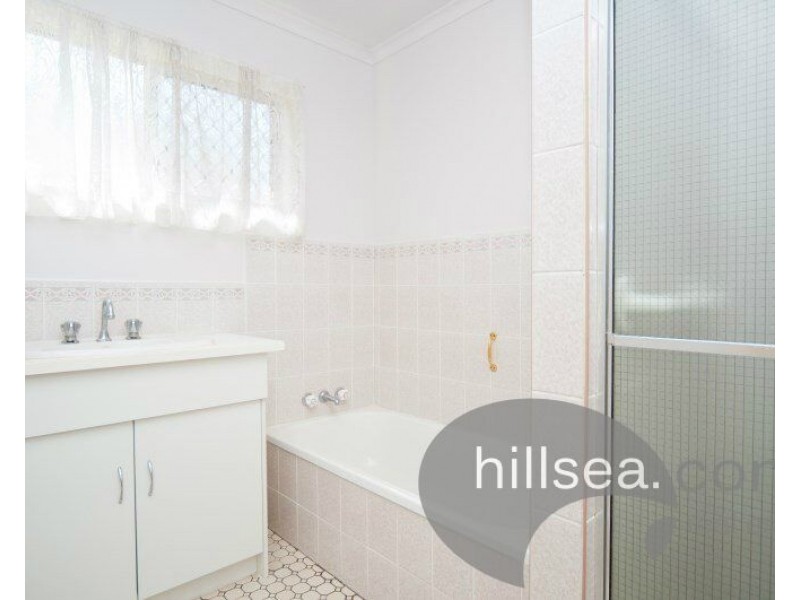 283 Bayview Street, Hollywell QLD 4216