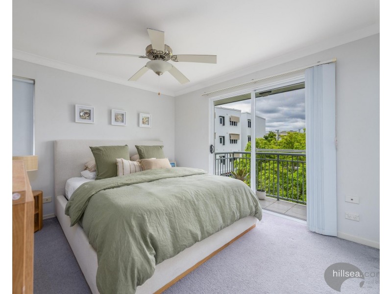 1109/33 Clark Street, Biggera Waters QLD 4216