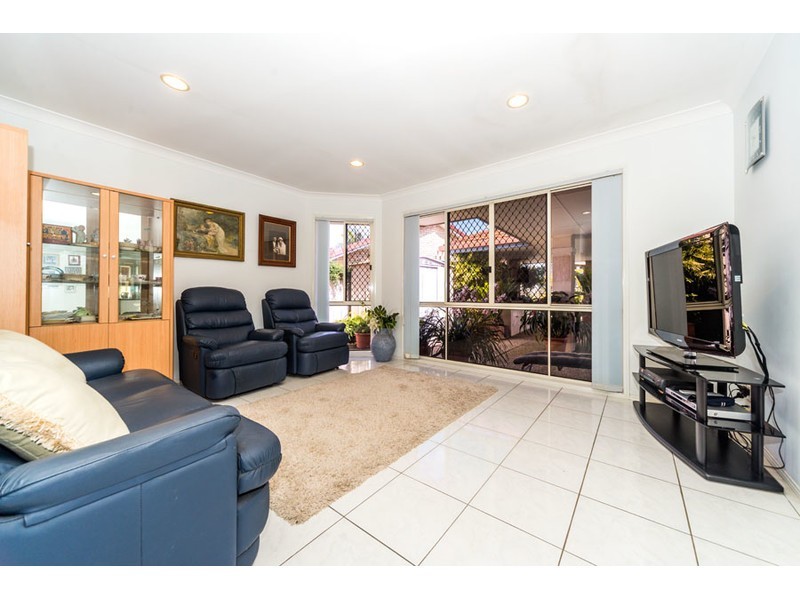 5 Clipper Court, Biggera Waters QLD 4216