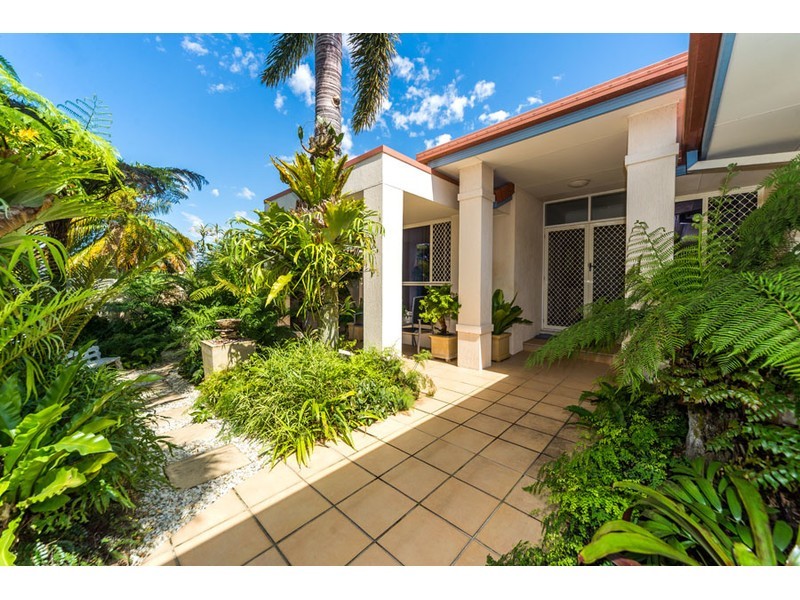 5 Clipper Court, Biggera Waters QLD 4216