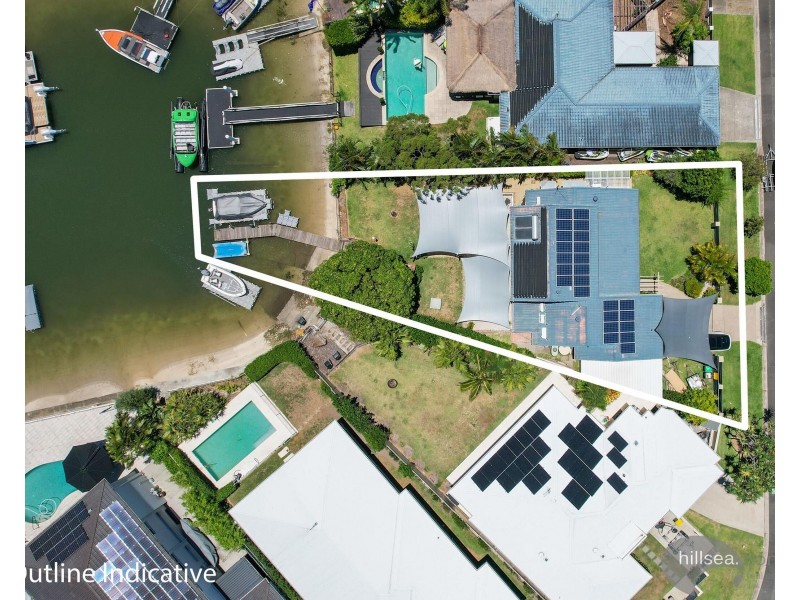 8 Namatjira Street, Paradise Point QLD 4216