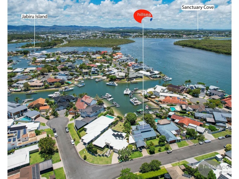 8 Namatjira Street, Paradise Point QLD 4216