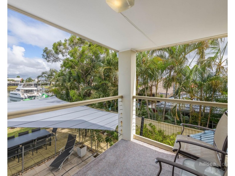 8 Namatjira Street, Paradise Point QLD 4216