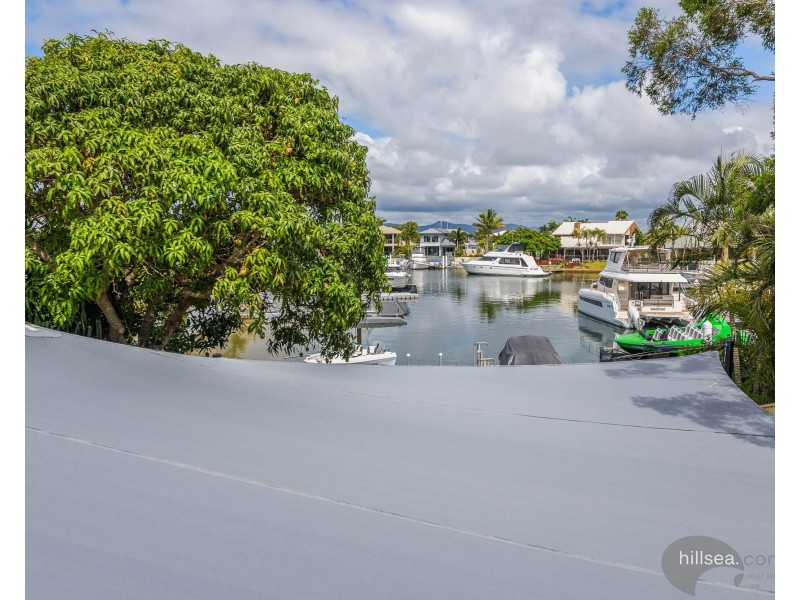 8 Namatjira Street, Paradise Point QLD 4216
