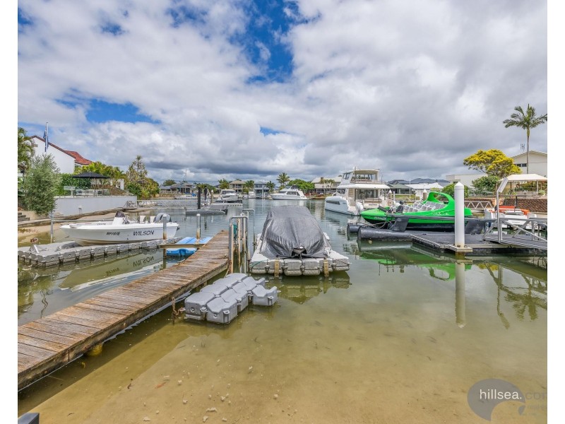 8 Namatjira Street, Paradise Point QLD 4216