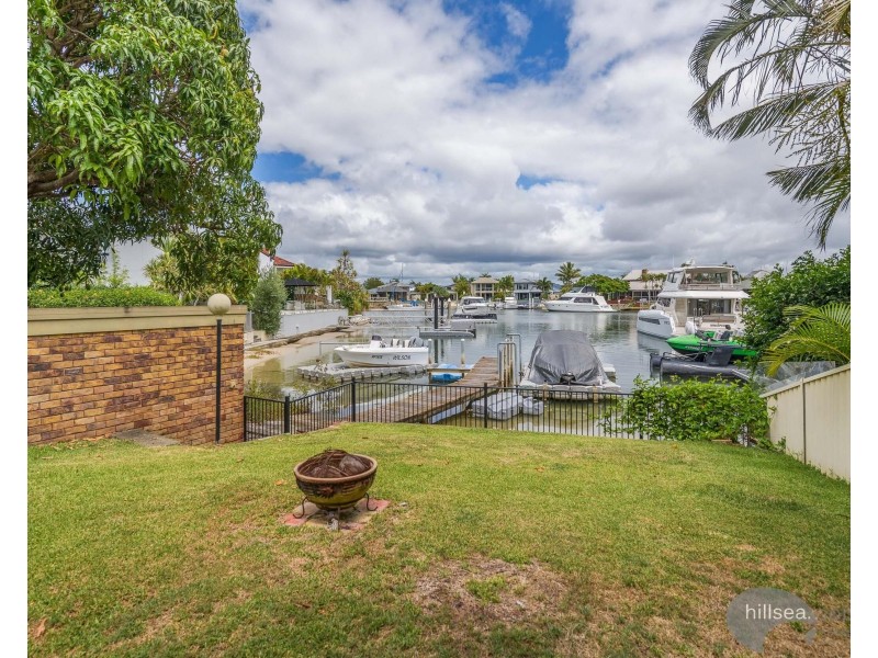 8 Namatjira Street, Paradise Point QLD 4216