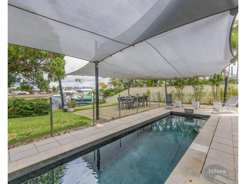 8 Namatjira Street, Paradise Point QLD 4216