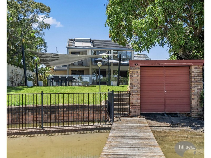 8 Namatjira Street, Paradise Point QLD 4216