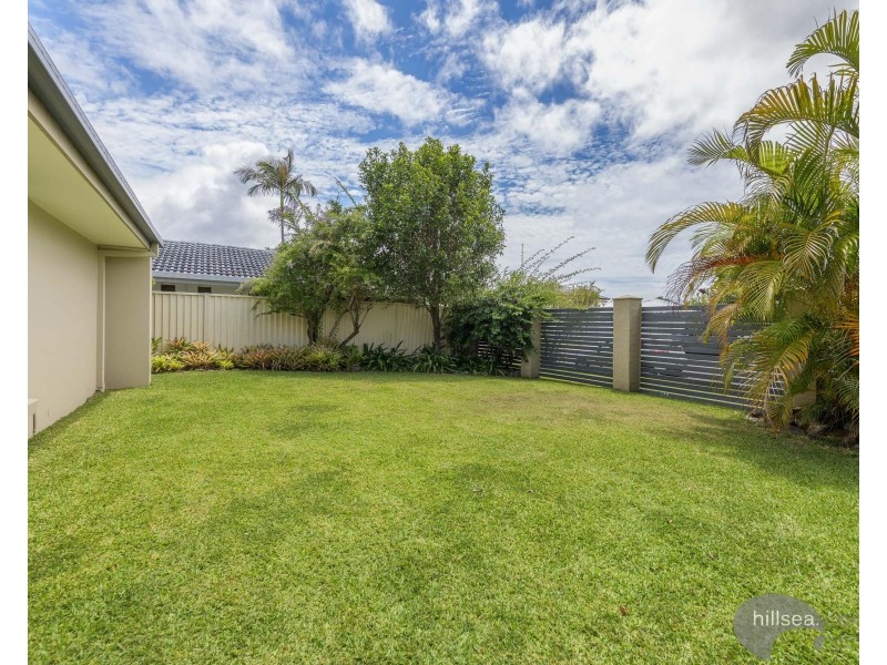 8 Namatjira Street, Paradise Point QLD 4216