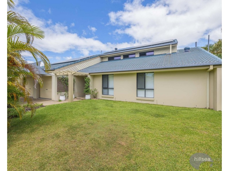 8 Namatjira Street, Paradise Point QLD 4216