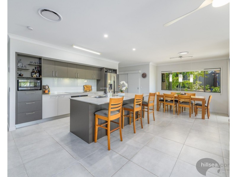 6 Middleham Fairway, Maudsland QLD 4210