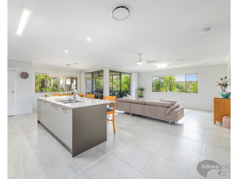 6 Middleham Fairway, Maudsland QLD 4210