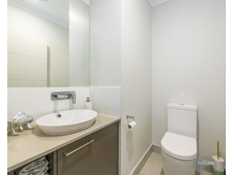 6 Middleham Fairway, Maudsland QLD 4210