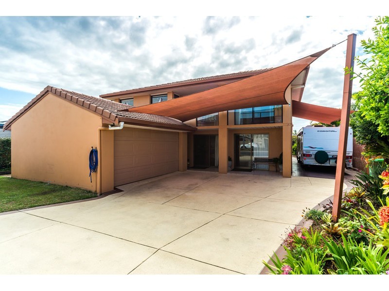 61 Oxley Drive, Paradise Point QLD 4216