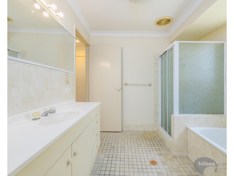 2/1 Penny Place, Arundel QLD 4214