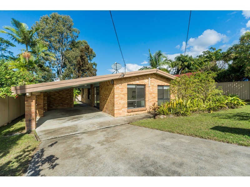 230 Government Road, Labrador QLD 4215