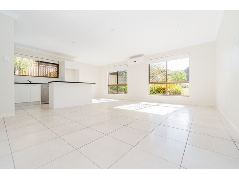 230 Government Road, Labrador QLD 4215