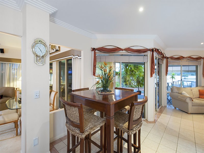 5 Serenity Boulevard, Helensvale QLD 4212