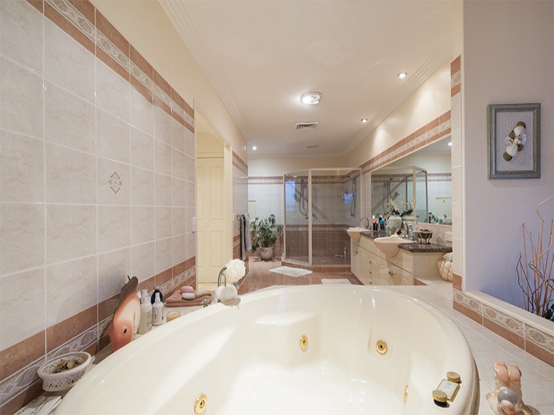 5 Serenity Boulevard, Helensvale QLD 4212