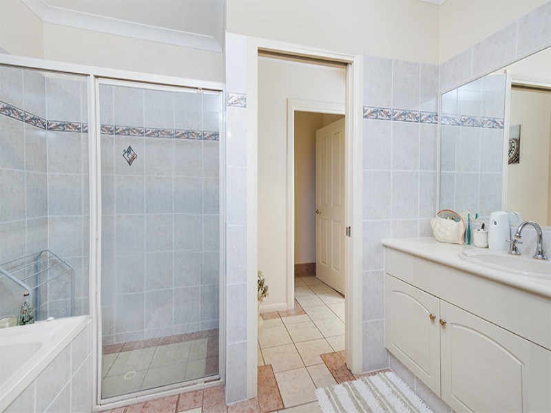 5 Serenity Boulevard, Helensvale QLD 4212
