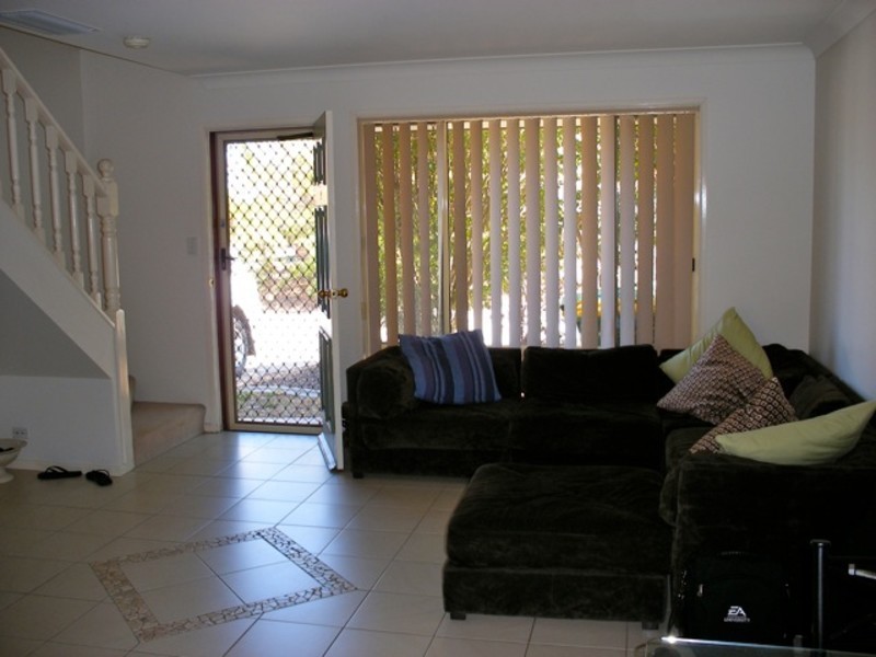 11/62 Brown Street, Labrador QLD 4215