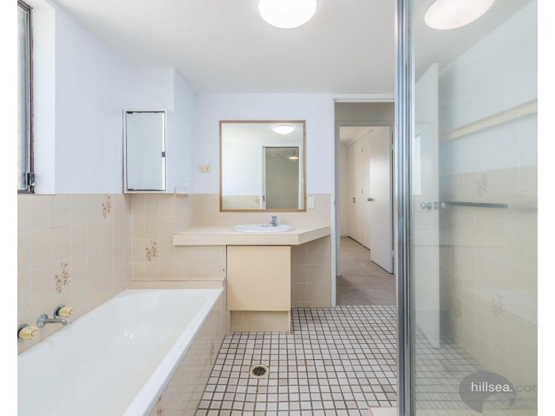 2/8 Oleander Avenue, Biggera Waters QLD 4216