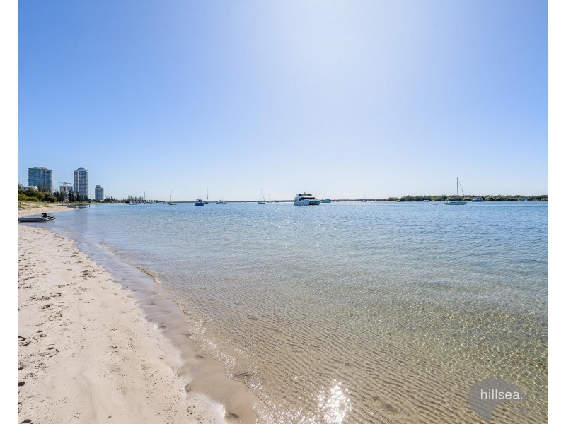 2/8 Oleander Avenue, Biggera Waters QLD 4216