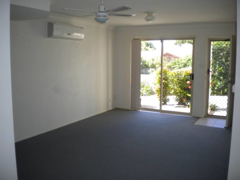 2/45 Harley Street, Labrador QLD 4215