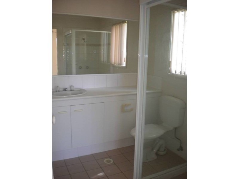 2/45 Harley Street, Labrador QLD 4215