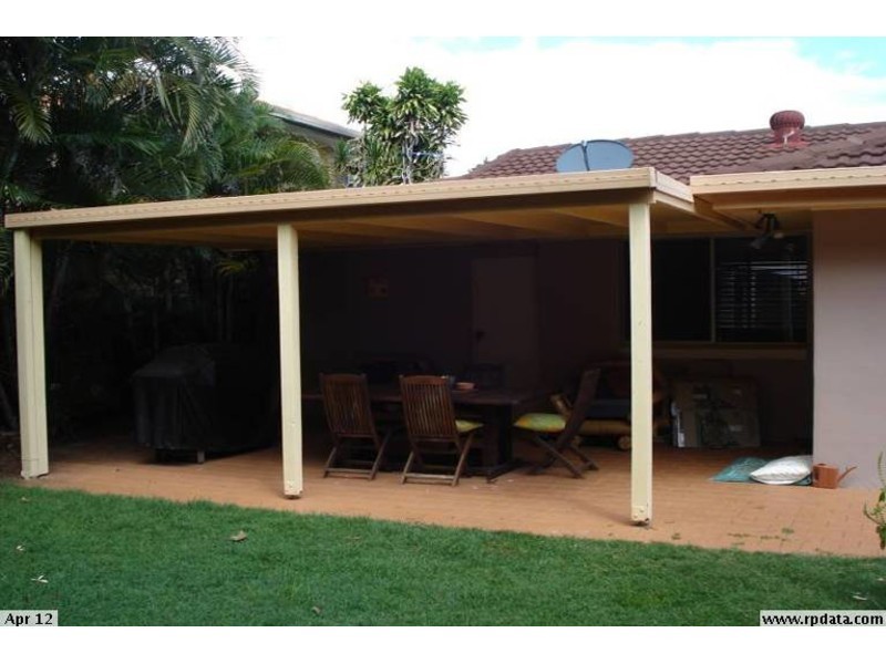 15 Shoveller Avenue, Paradise Point QLD 4216