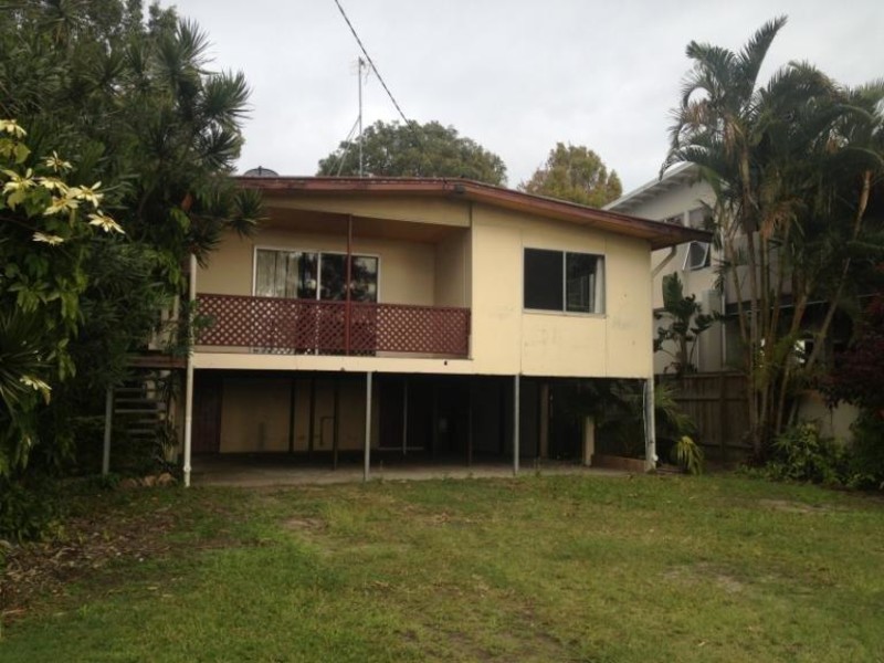 39 The Esplanade, Coombabah QLD 4216