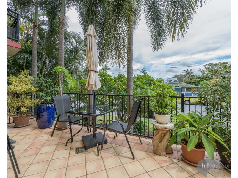 4/10-12 Bath Street, Labrador QLD 4215