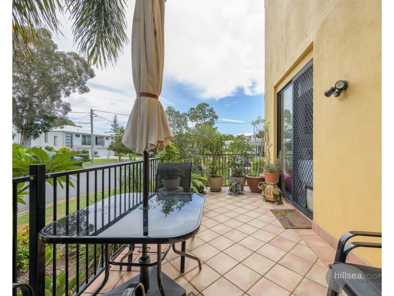 4/10-12 Bath Street, Labrador QLD 4215