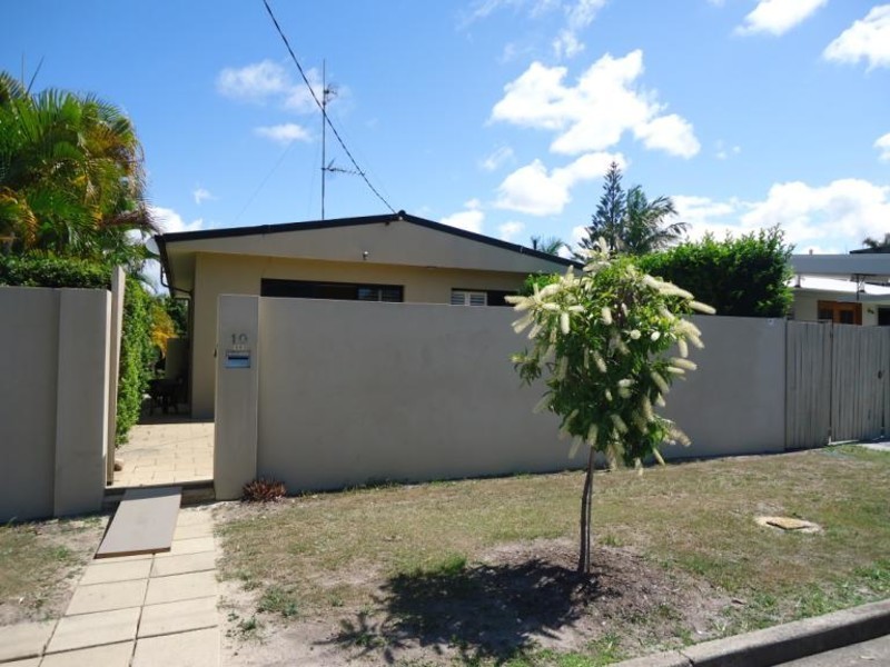 10 First Avenue, Labrador QLD 4215