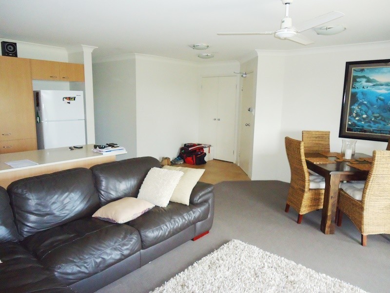 11/4 Oleander Avenue, Biggera Waters QLD 4216