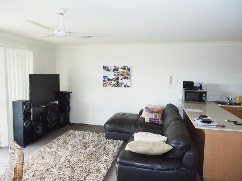 11/4 Oleander Avenue, Biggera Waters QLD 4216