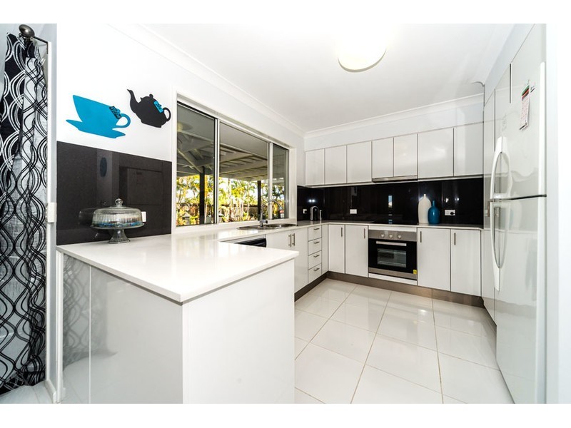 31 Monterey Keys Drive, Helensvale QLD 4212