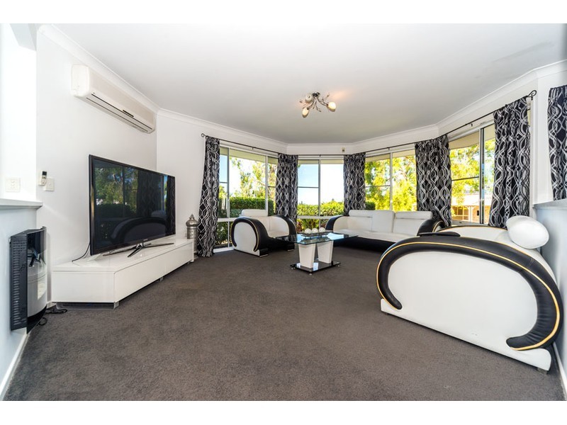 31 Monterey Keys Drive, Helensvale QLD 4212