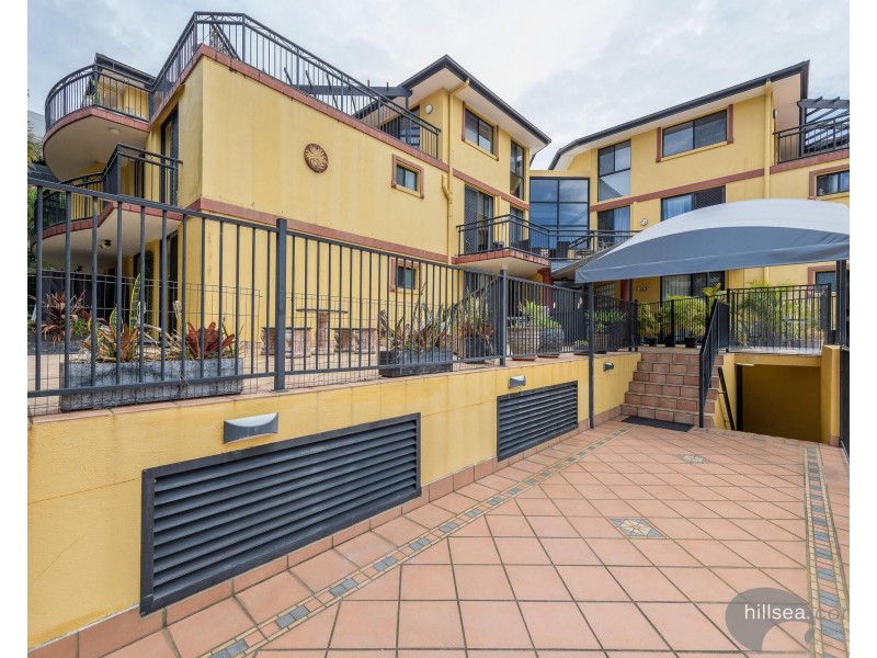 16/10 – 12 Bath Street, Labrador QLD 4215