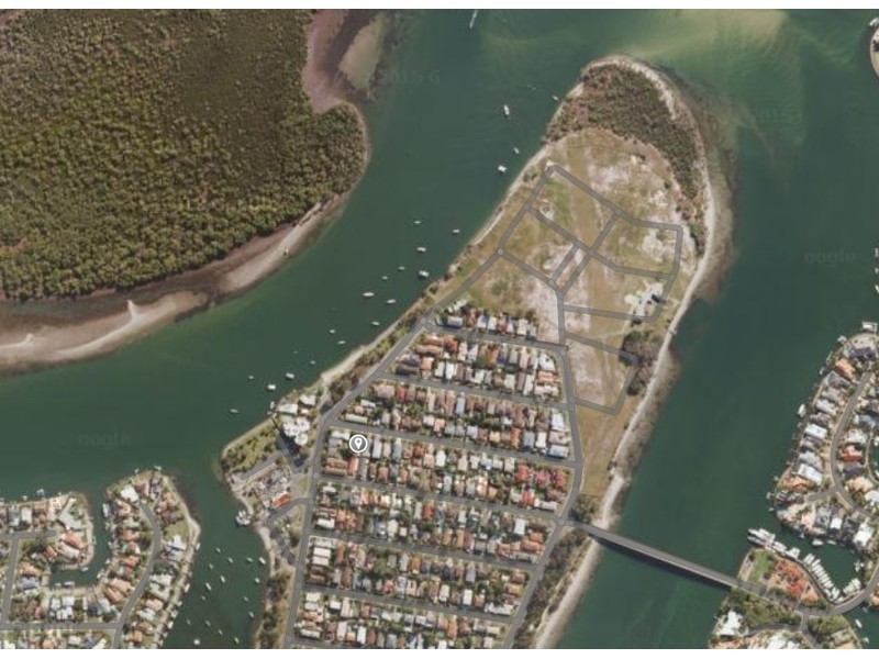 36 Shoveller Avenue, Paradise Point QLD 4216