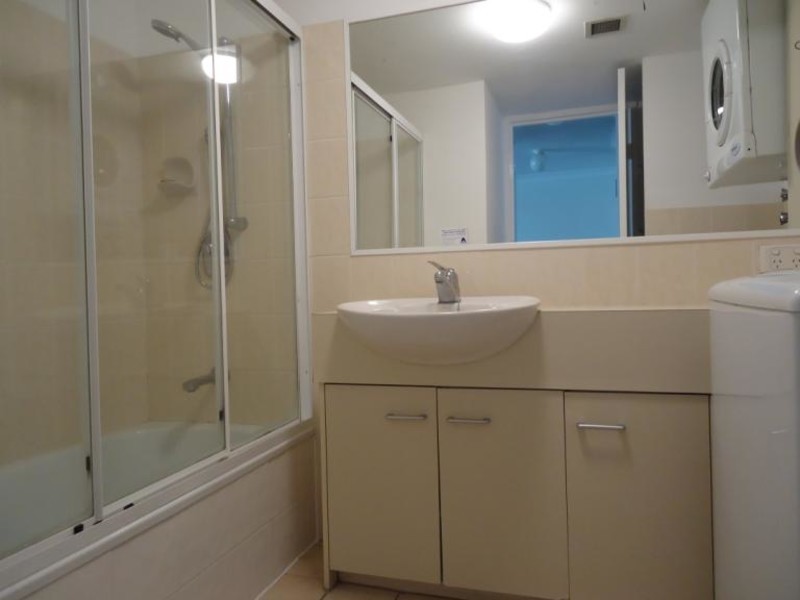 28/37 Bayview Street, Runaway Bay QLD 4216