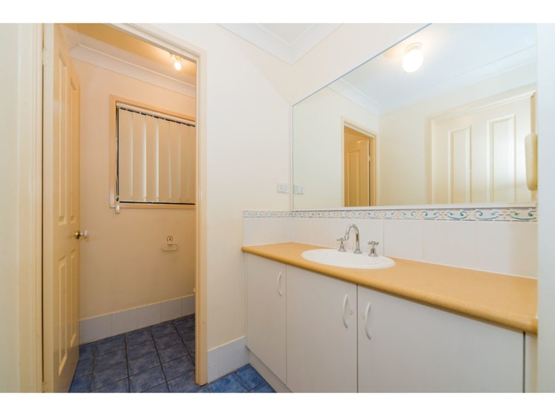 25 Adaminaby Drive, Helensvale QLD 4212