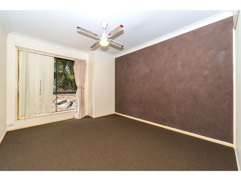 25 Adaminaby Drive, Helensvale QLD 4212
