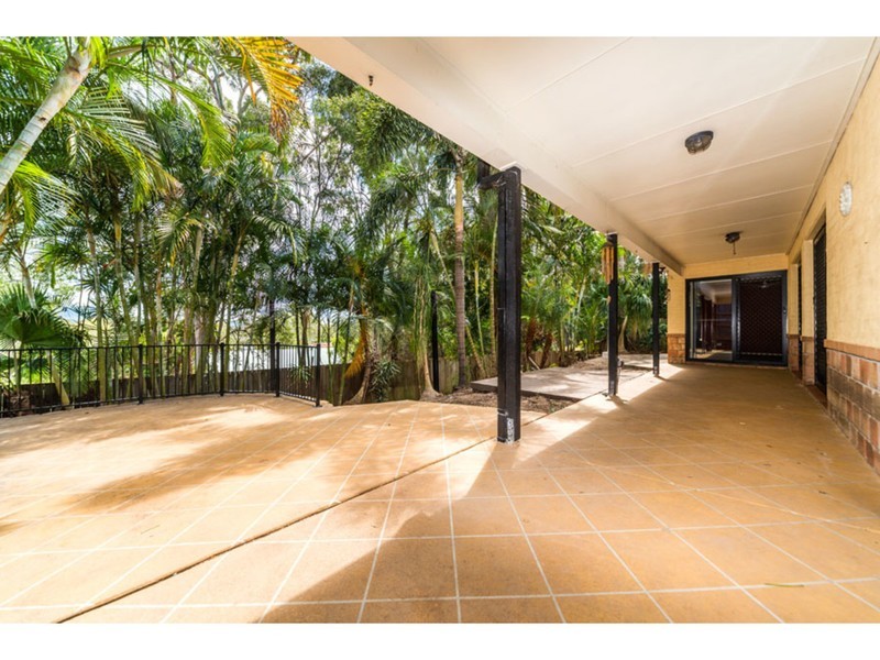 25 Adaminaby Drive, Helensvale QLD 4212