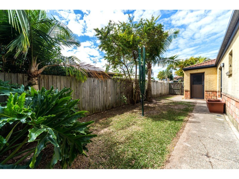 25 Adaminaby Drive, Helensvale QLD 4212