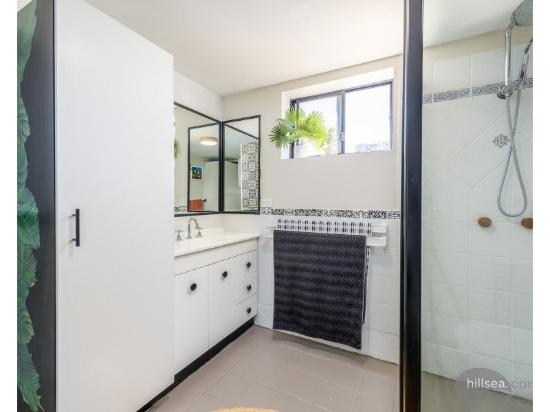 15/10-12 Bath Street, Labrador QLD 4215