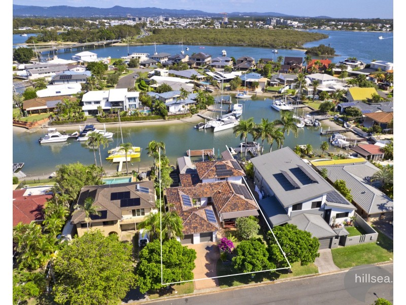 64 O’Grady Drive, Paradise Point QLD 4216