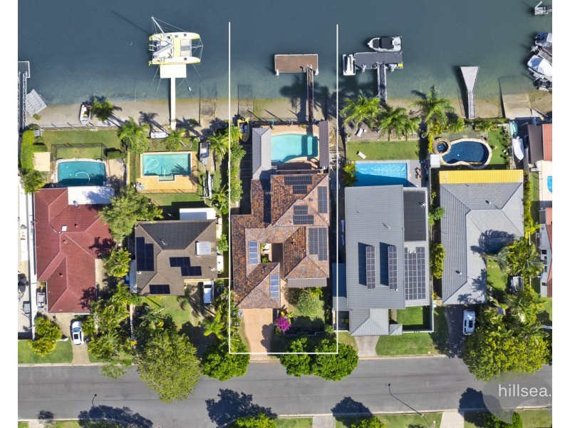 64 O’Grady Drive, Paradise Point QLD 4216