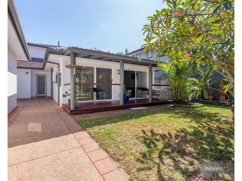 64 O’Grady Drive, Paradise Point QLD 4216