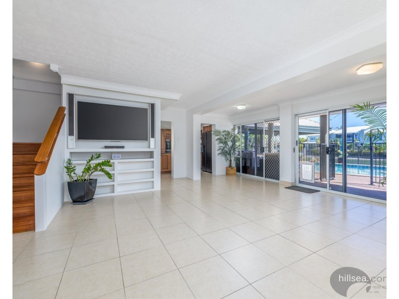 64 O’Grady Drive, Paradise Point QLD 4216